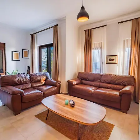 Stylish Modern Hideout In Apartment Kaş