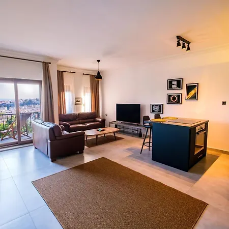 Stylish Modern Hideout In Apartment Kaş