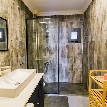 Appartement Stylish Modern Hideout In *